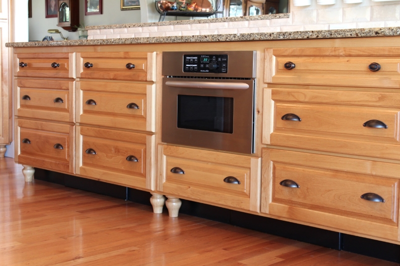 Custom drawers with undercounter microwave